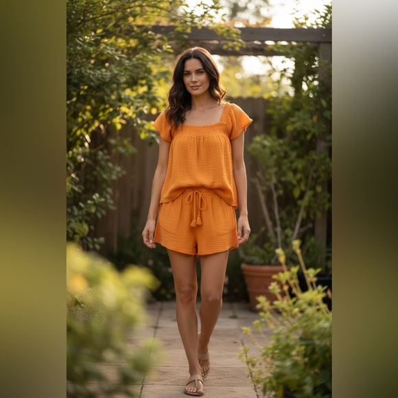 LOFT Pants - LOFT Beach Vibrant Orange Short set EUC